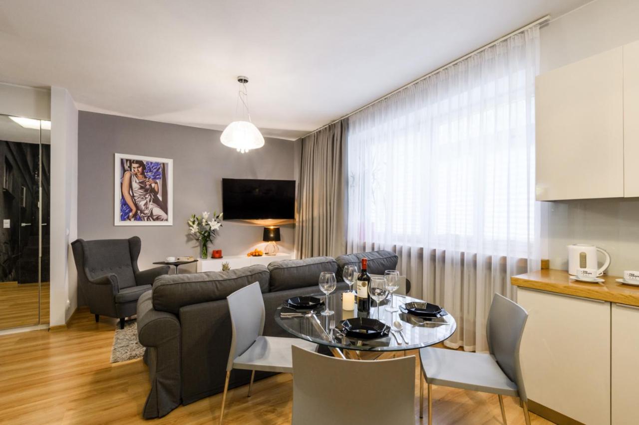 Nr 1 Europa22 Centrum Apartment Old Town Warsaw Stare Miasto Historyczna Kamienica Umiejscowiona W Zabytkowej Czesci Warszawy Obok Parku Multimedialnego I Barbakanu Parking 24H Sniadanie Opcjonaln Breakfast Optional Check In From 14 Pm Parter Ground Ngoại thất bức ảnh