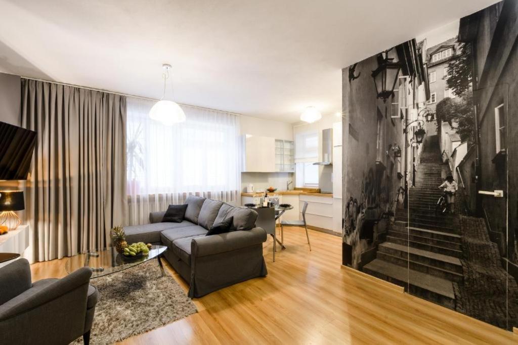 Nr 1 Europa22 Centrum Apartment Old Town Warsaw Stare Miasto Historyczna Kamienica Umiejscowiona W Zabytkowej Czesci Warszawy Obok Parku Multimedialnego I Barbakanu Parking 24H Sniadanie Opcjonaln Breakfast Optional Check In From 14 Pm Parter Ground Ngoại thất bức ảnh