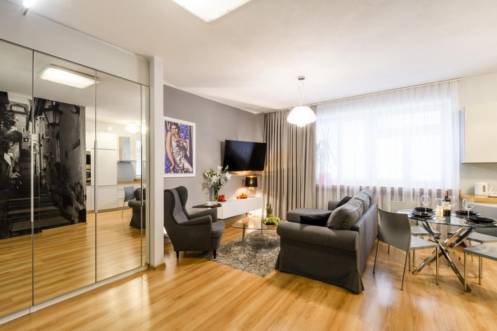 Nr 1 Europa22 Centrum Apartment Old Town Warsaw Stare Miasto Historyczna Kamienica Umiejscowiona W Zabytkowej Czesci Warszawy Obok Parku Multimedialnego I Barbakanu Parking 24H Sniadanie Opcjonaln Breakfast Optional Check In From 14 Pm Parter Ground Ngoại thất bức ảnh
